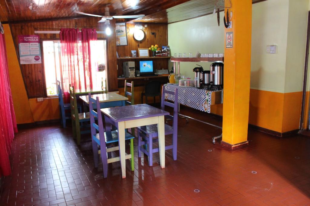 Residencial Noelia Hostel プエルト・イグアス エクステリア 写真