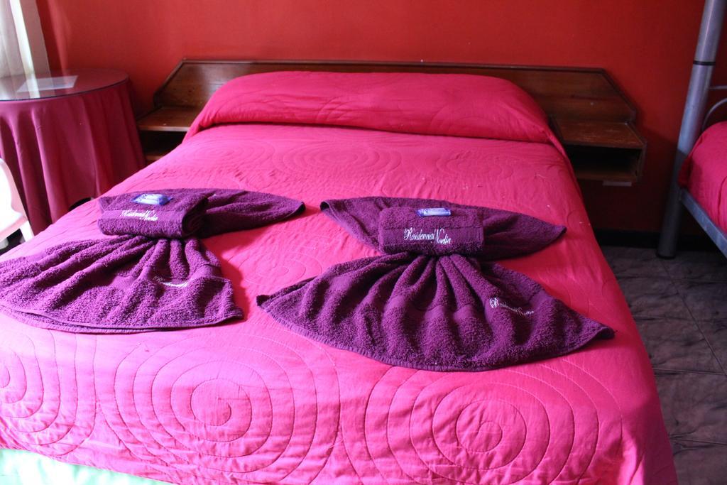Residencial Noelia Hostel プエルト・イグアス エクステリア 写真