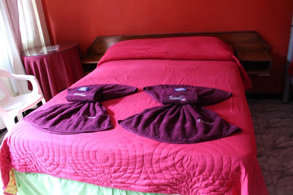 Residencial Noelia Hostel プエルト・イグアス エクステリア 写真