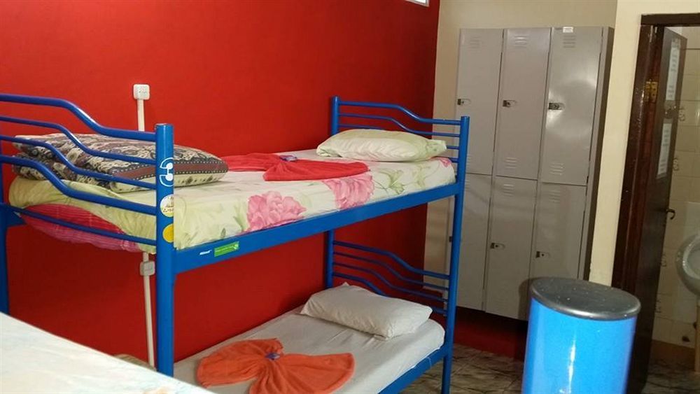 Residencial Noelia Hostel プエルト・イグアス エクステリア 写真