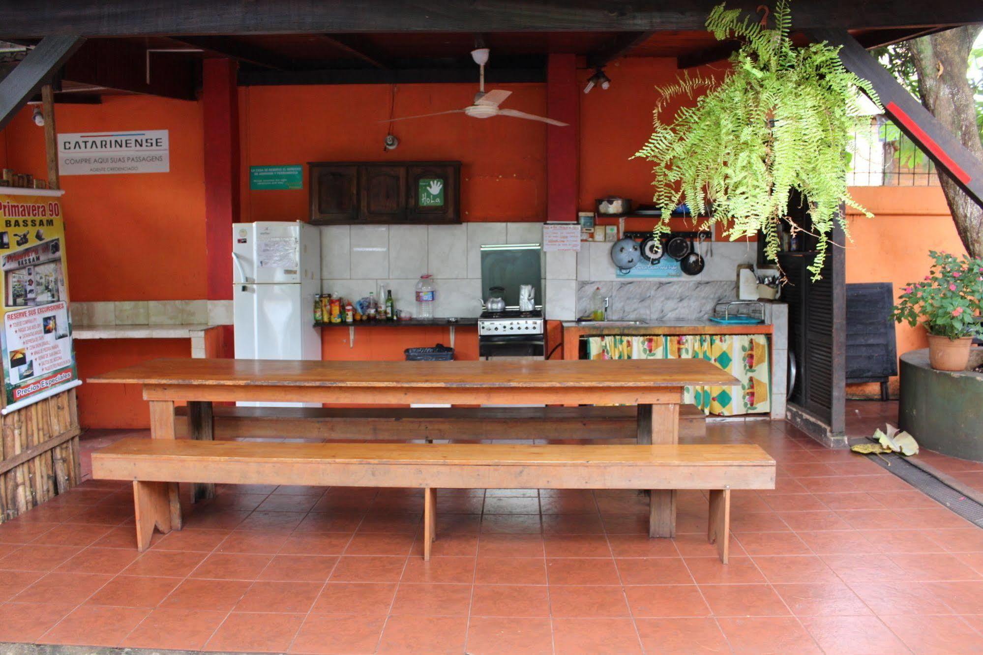 Residencial Noelia Hostel プエルト・イグアス エクステリア 写真