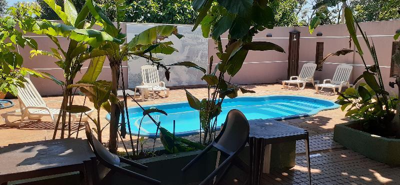 Residencial Noelia Hostel プエルト・イグアス エクステリア 写真