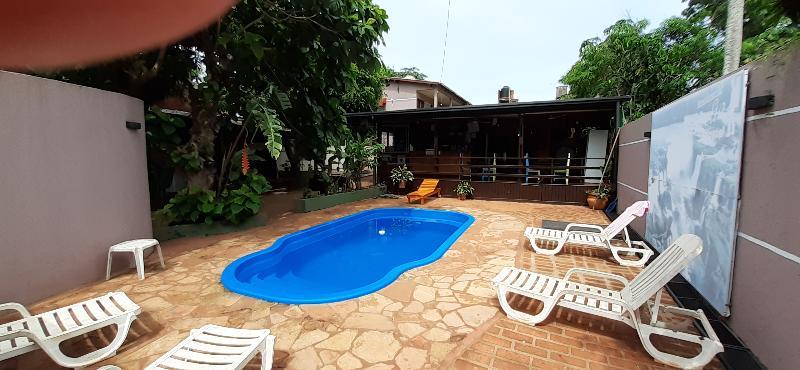 Residencial Noelia Hostel プエルト・イグアス エクステリア 写真